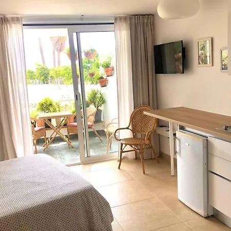 Modern & Spacious Isla, Puerto Del Carmen アパート ティアス